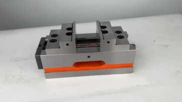 NUMOBAMS CSV Self-Centering Series Vise