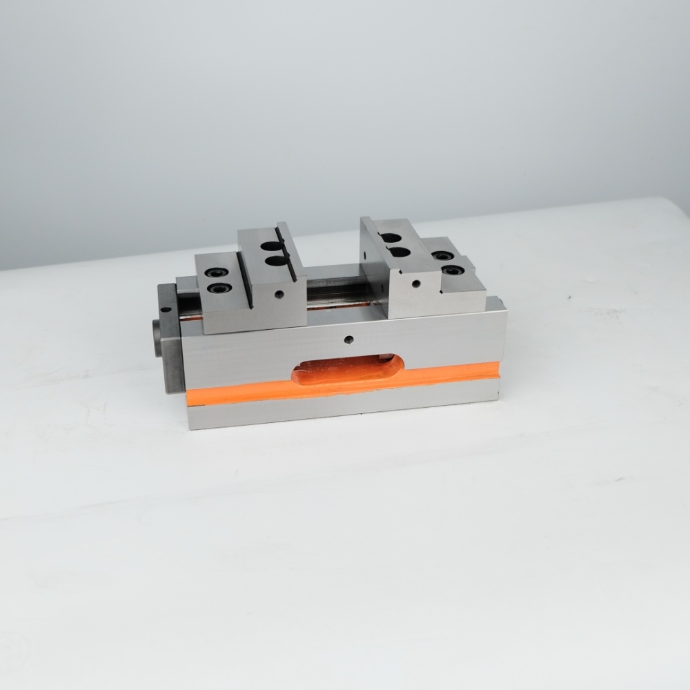 NUMOBAMS CSV Self-Centering Series Vise