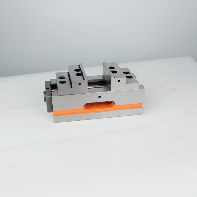 NUMOBAMS CSV Self-Centering Series Vise