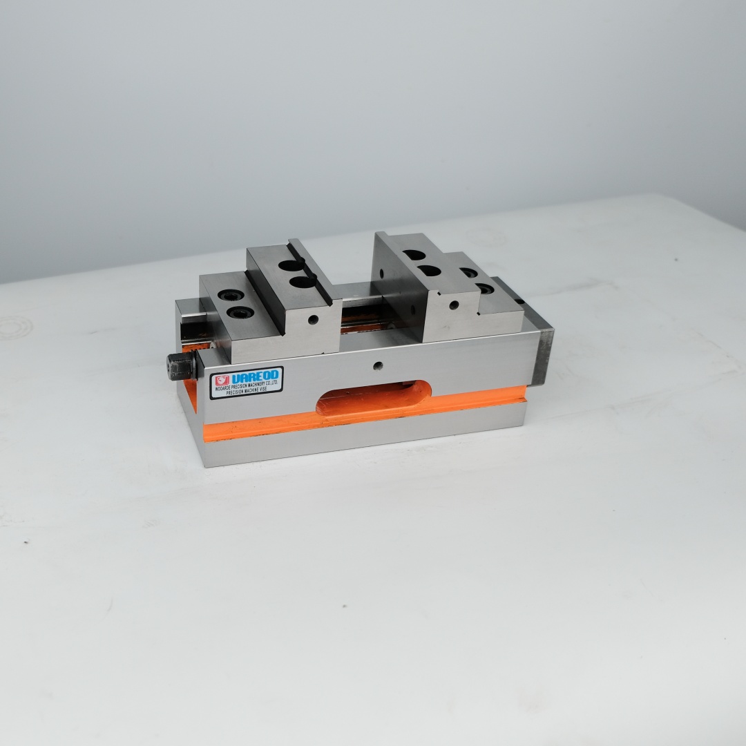 NUMOBAMS CSV Self-Centering Series Vise