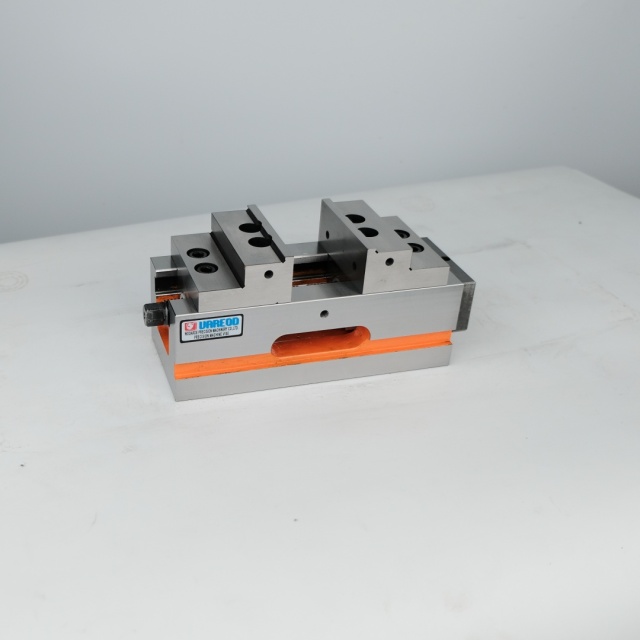NUMOBAMS CSV Self-Centering Series Vise
