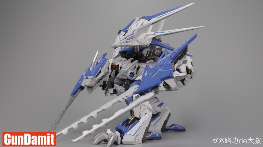 ZA Model 1/72 BF-02 Berserk Fuhrer Model Kit White Blue Version - GunDamit  Store