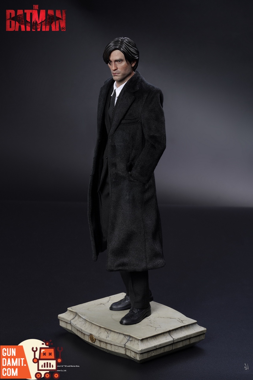 INART 1/6 DC Licensed The Batman Bruce Wayne Suit Standard Version