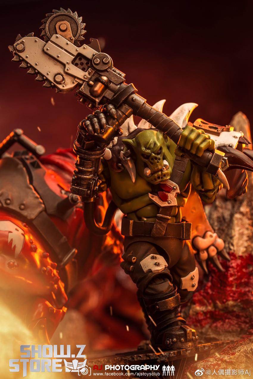 JoyToy Source 1/18 Warhammer 40K Orks Squighog Nob on Smasha Squig