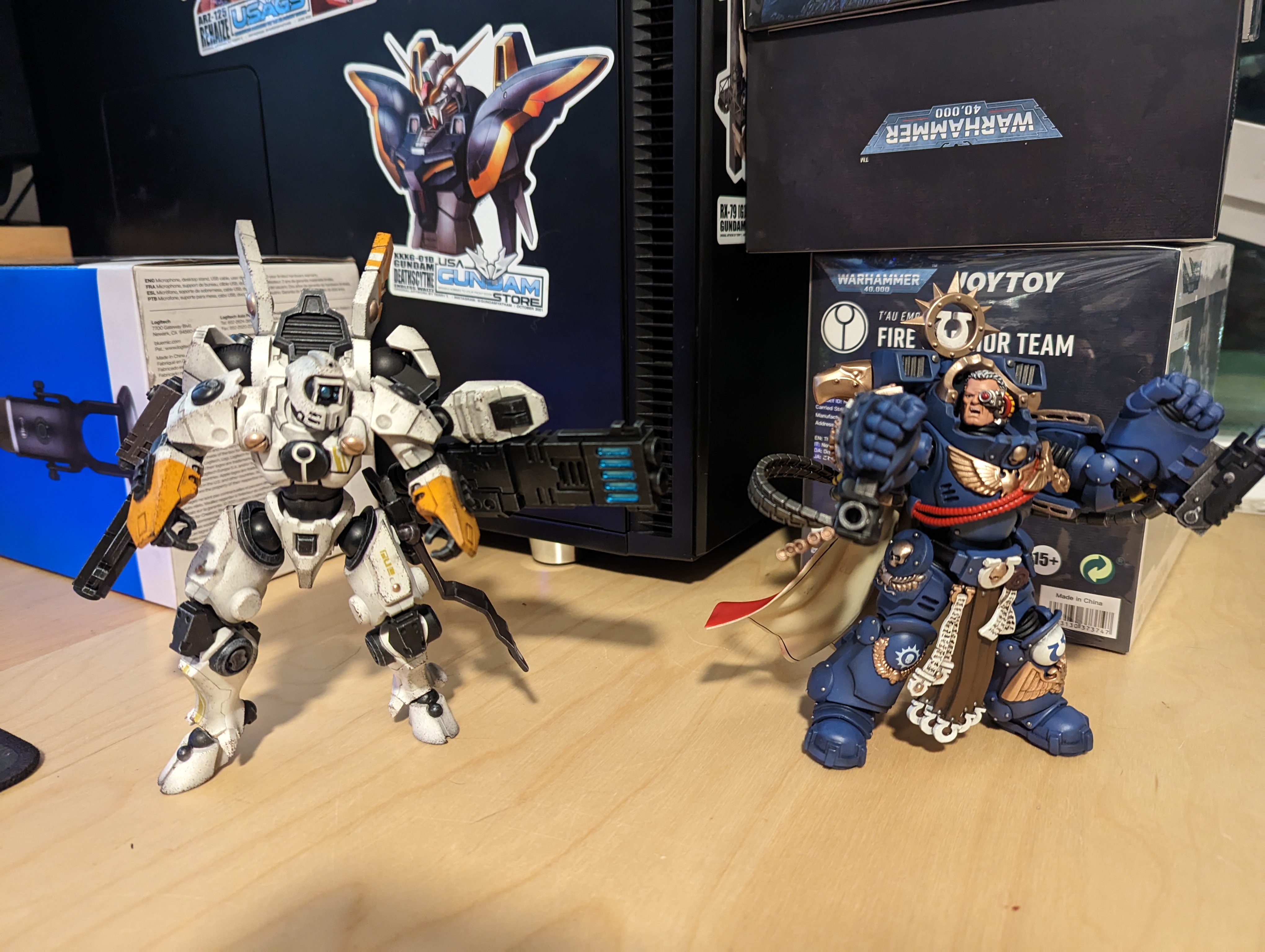 Toyverse JOYTOY 1/18 - Statuetta d'azione Warhammer 40,000, T'au Empire Commander Shadowsun, articolazioni mobili, modello di personaggio, 15 anni e più