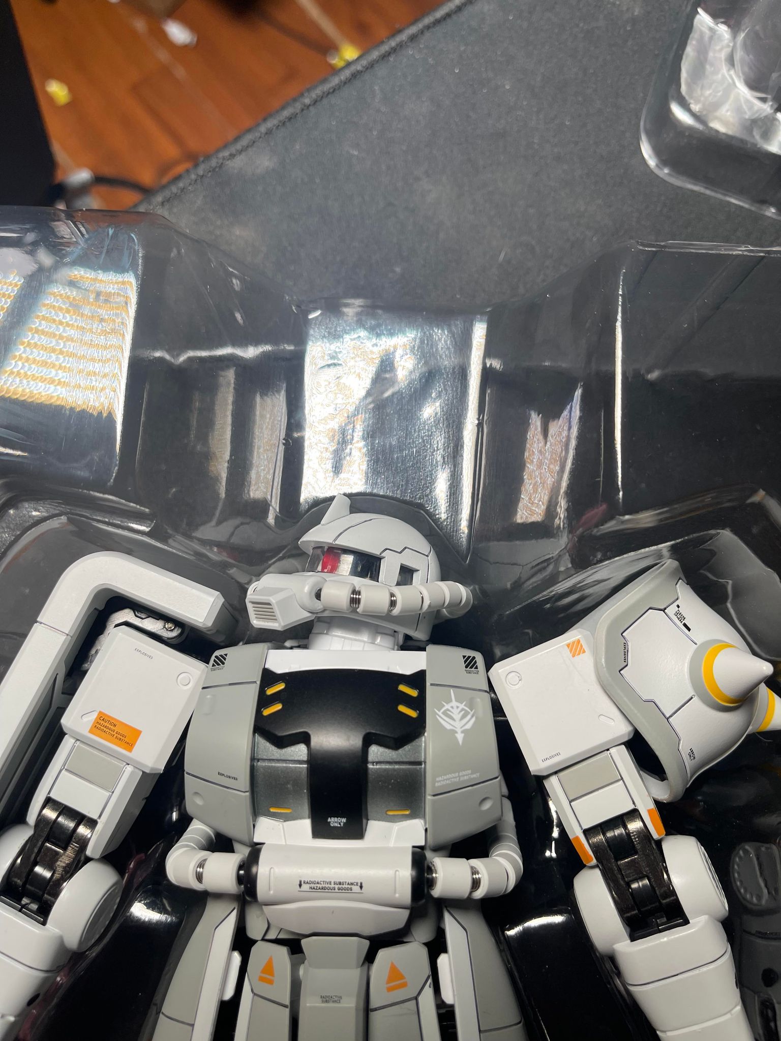 ACE Toys 1/72 ACE-01W Zaku II White Version Figure | GunDamit.com