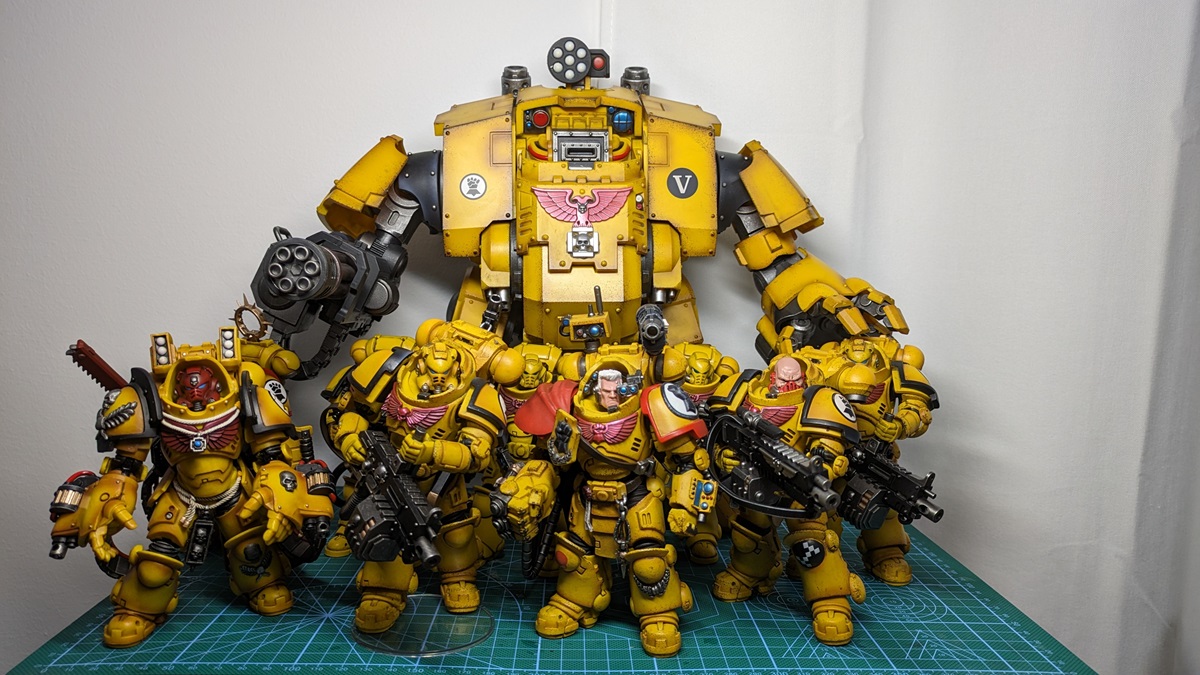 Reviews of JoyToy Source 1/18 Warhammer 40K Imperial Fists