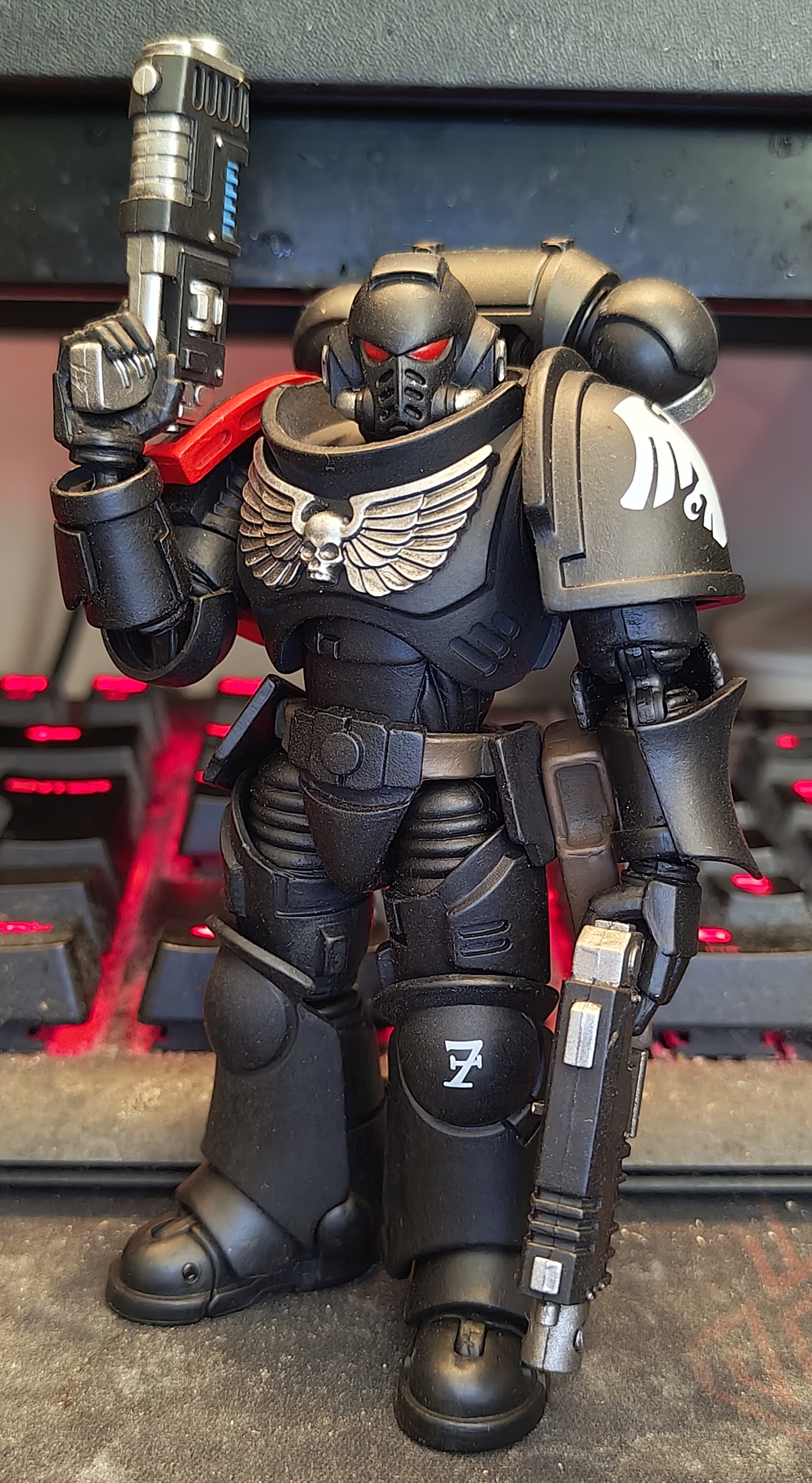 JoyToy Source 1/18 Warhammer 40K Raven Guard Intercessors