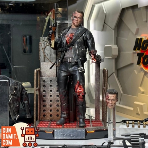 希少 2011年 Hot Toys ターミネーター T-800 MM136 T-800 2.0 Ver. {Battle Damaged} [Terminator 2: Judgement Day