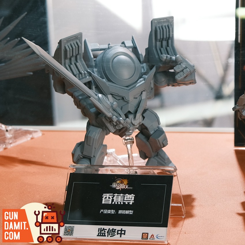 [Pre-Order] YiLiChuangWan Fruity Robo Banana Guardian Model Kit