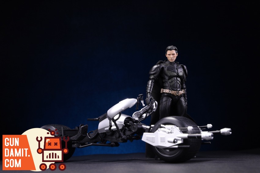 アメコミ MAFEX BAT-POD (THE DARK KNIGHT) Amazon.com: Medicom The Dark Knight: Batpod Mafex Vehicle
