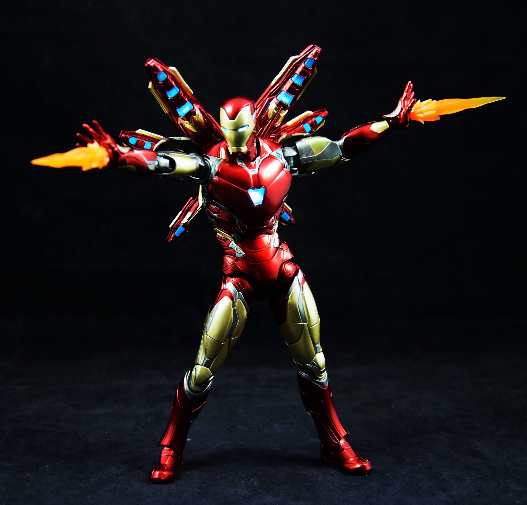 Reviews of Threezero 3Z0250 Marvel Studios The Infinity Saga DLX