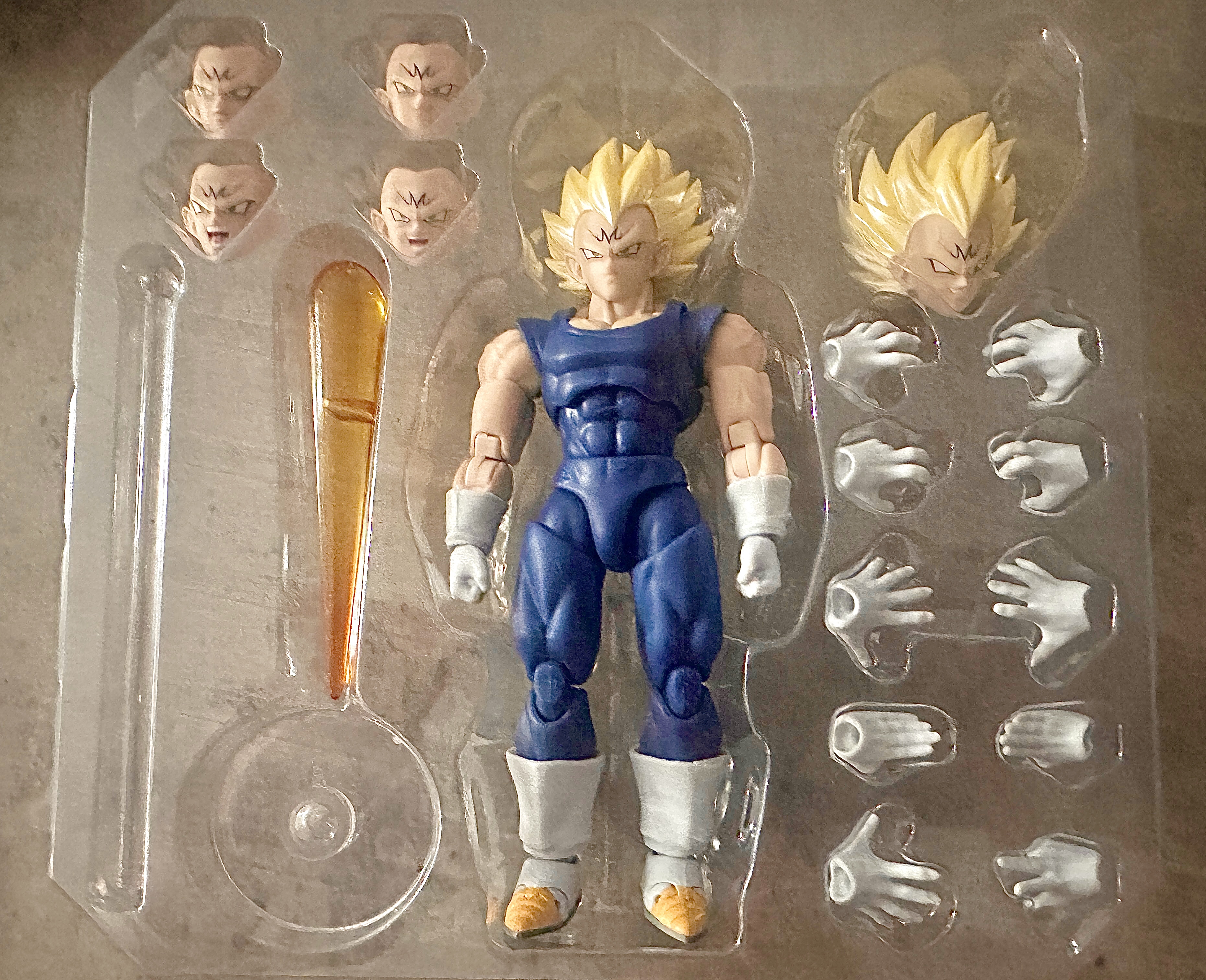 BLACK HOLE TOYS　魔人ベジータ　バトルダメージ版 BATTLE DAMAGED (BOOTLEG Majin Vegeta Dragonball z) Black Hole Toys