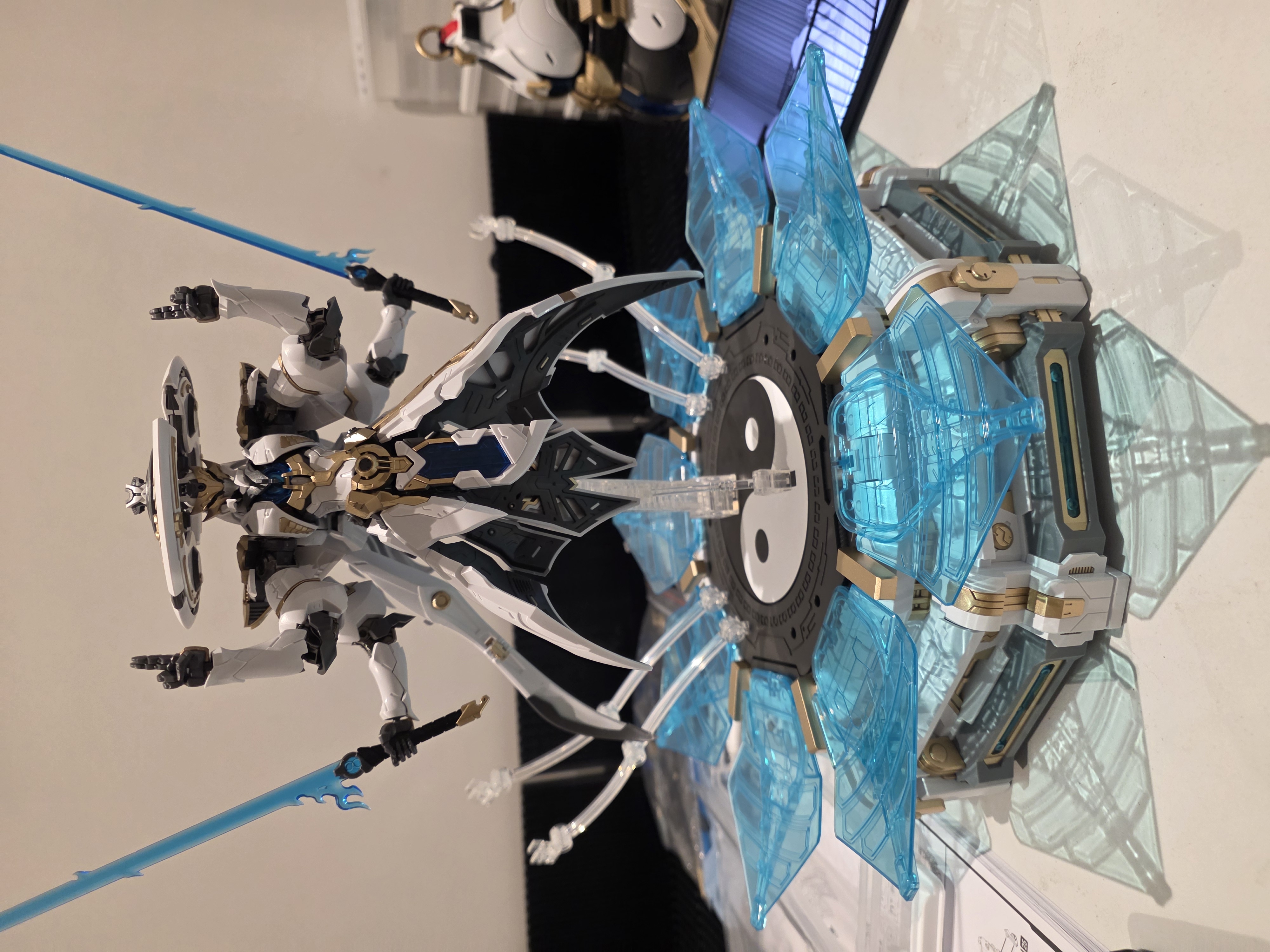 キョン Ming Jiang Zhuan x Sunday Hobby Xiaoyaozi Model Kit - Bombusbee