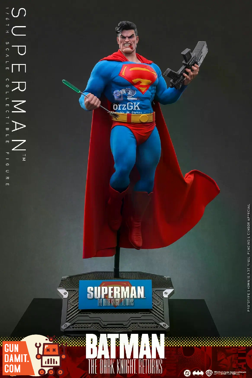 Hot Toys CMS032 Batman Dark Knight Returns Superman | GunDamit.com