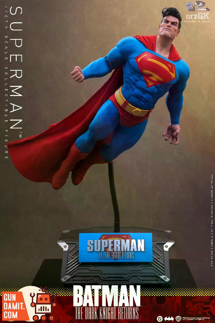 Hot Toys CMS032 Batman Dark Knight Returns Superman | GunDamit.com