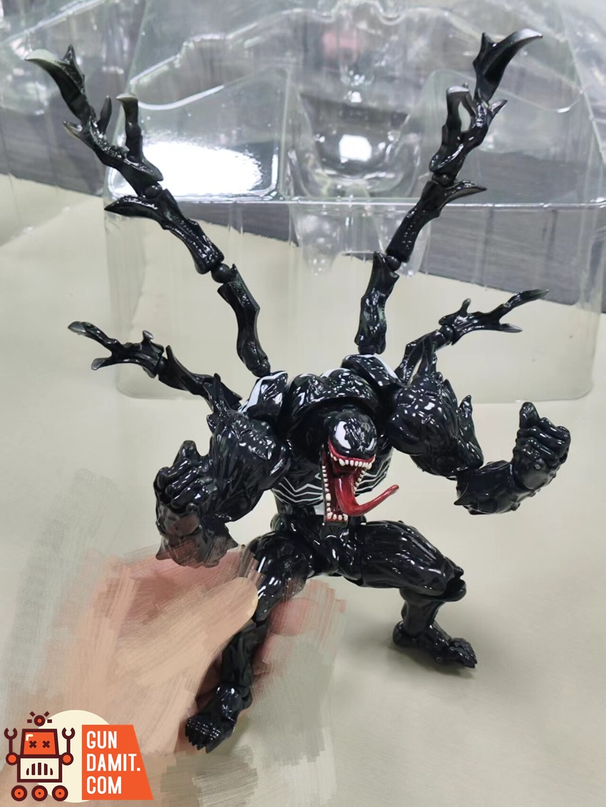 PCToys Amazing Yamaguchi No.003 Venom Glossy Black Version