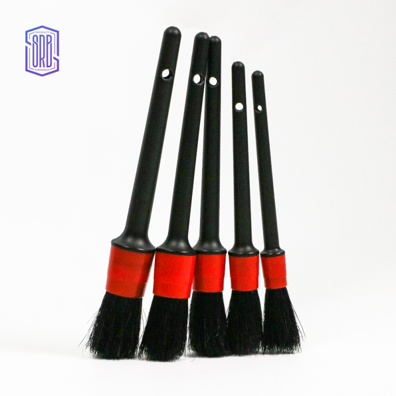 Red Details Brush Set