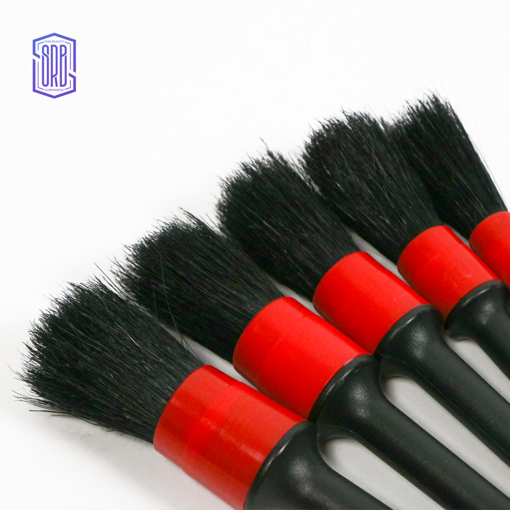 Red Details Brush Set