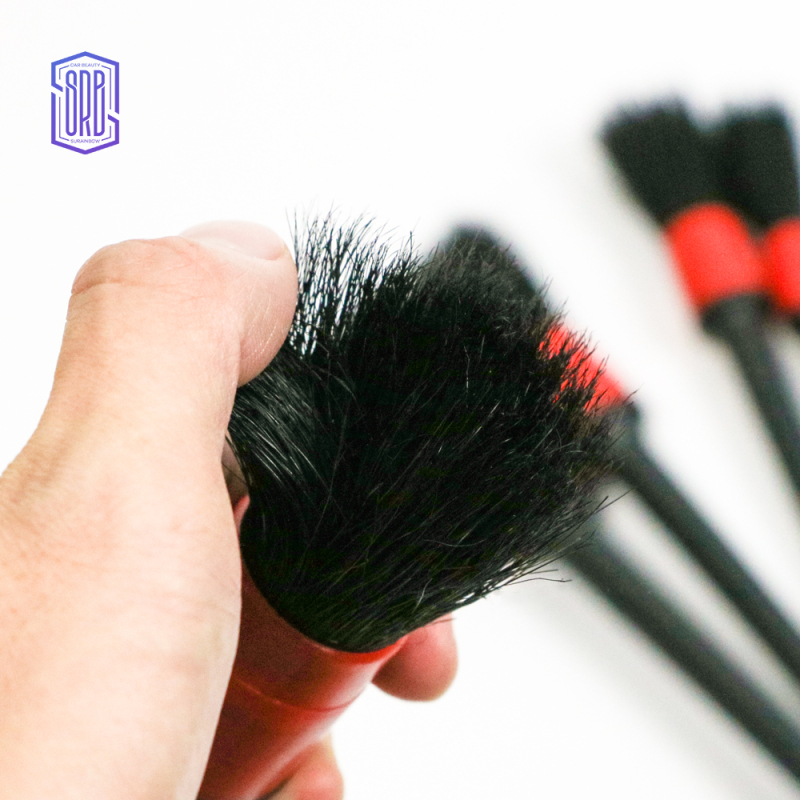 Red Details Brush Set