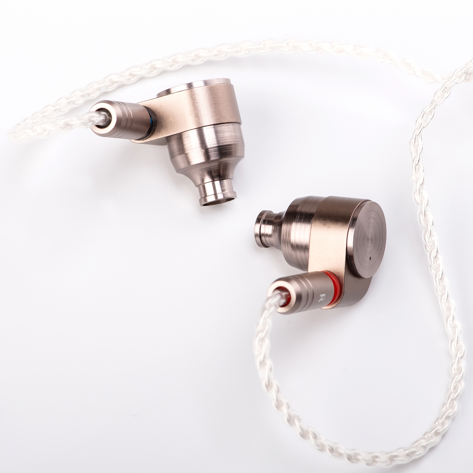 TINHIFI T2 earbuds, with dual dynamic drivers, deliver light tuning and moderate low frequency for clear sound. Silver metal with tank-like durability, ultra-reliable, and a detachable cable for tangle-free portability. Classic Hi-Fi audio, perfect for FS