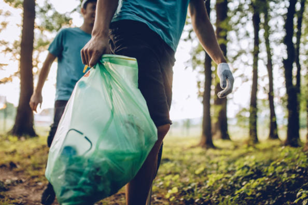 The advantages of compostable trash bags compared to plastic garbage bags