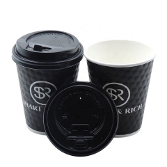 Vaso de papel de pared ondulado compostable negro de 12 oz con tapa