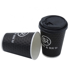 Vaso de papel de pared ondulado compostable negro de 12 oz con tapa