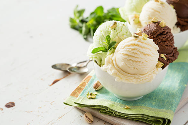 Ice cream cups with dome lids are more popular with the public