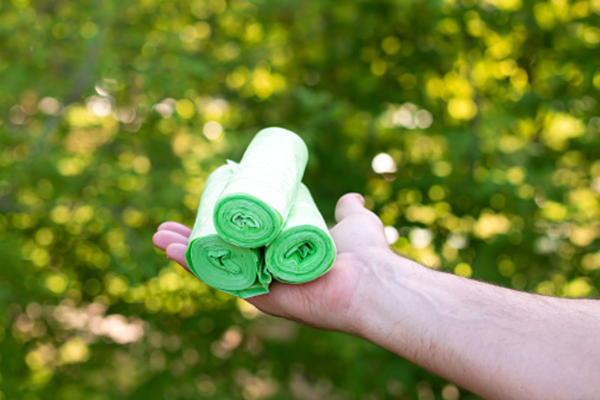 The real benefits of biodegradable trash bags wholesale