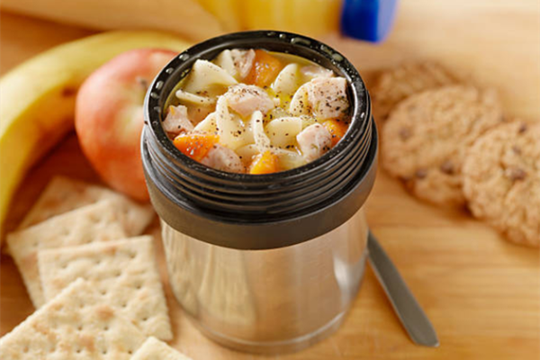 Prevent soup from spilling on the go with take away soup bowl