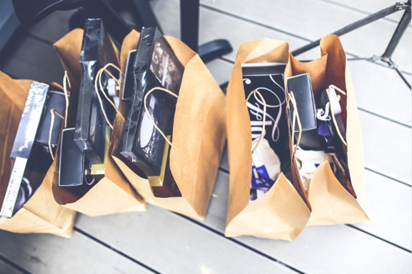 Learn how customized paper bags wholesale can make your business more sustainable