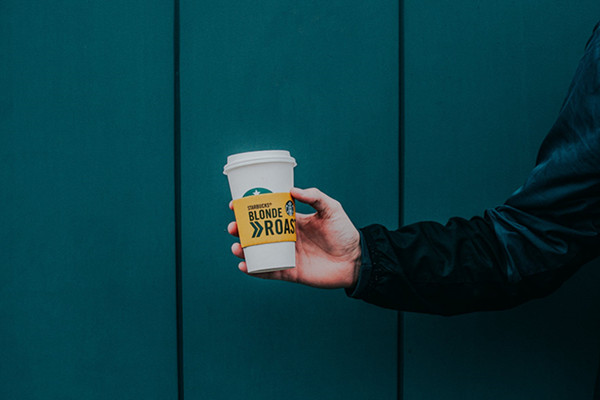 24oz paper cup with lid should be your retail store brand ambassador