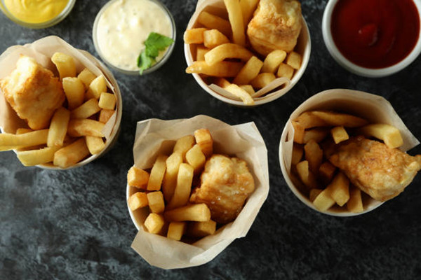 Tips To Throw The Best Christmas Party For Your Staff With Paper Fry Cups