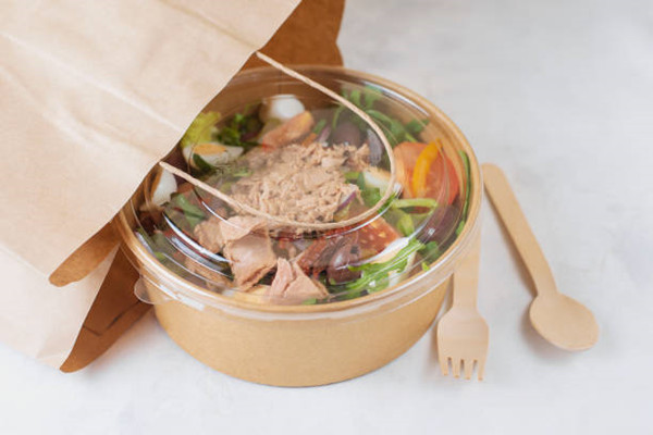 Find the best paper salad bowls with lids for your business