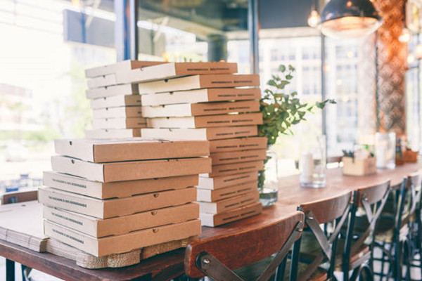 How to create personalized pizza boxes
