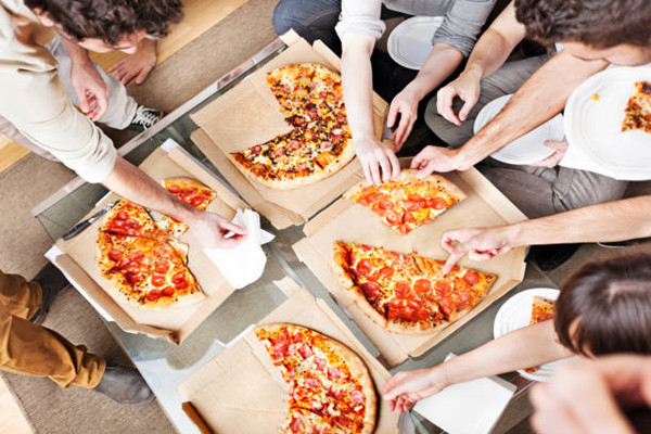 Personalized pizza boxes can help sell your pizzas