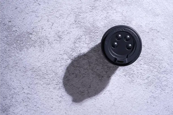 Elegant and environmentally friendly plastic coffee cup lid