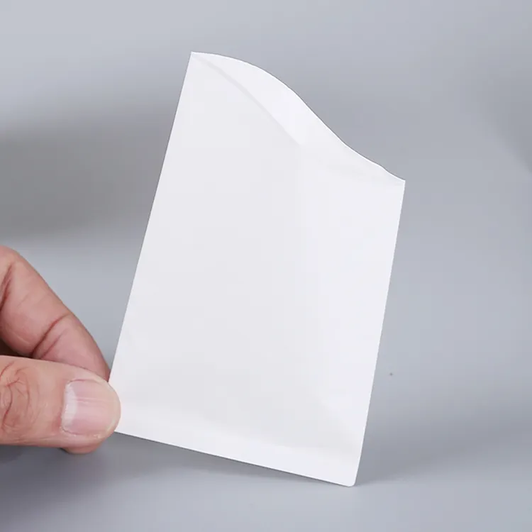 подарочный бумажный конверт с логотипом на заказ