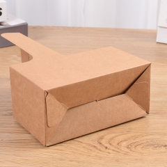 สองถ้วยสี่ถ้วยที่วางแก้วกระดาษคราฟท์ หีบห่อกาแฟ