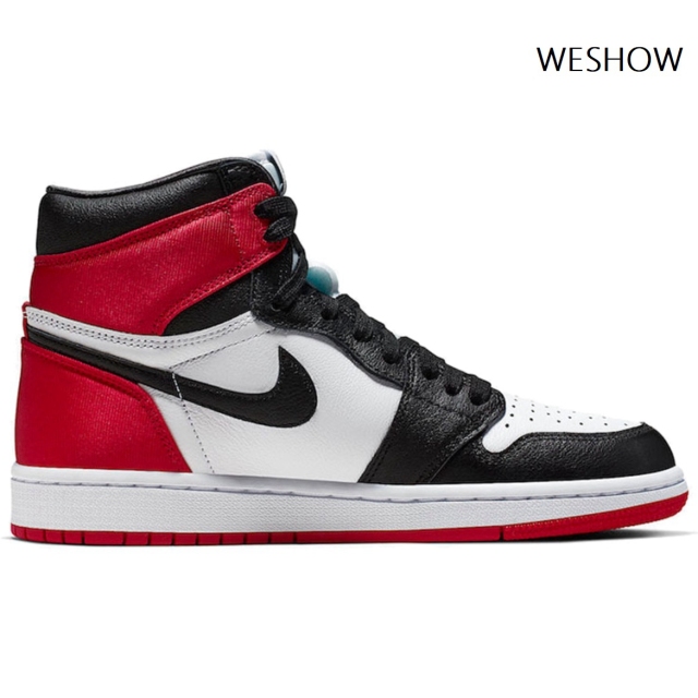 Air Jordan 1 Retro Black Toe