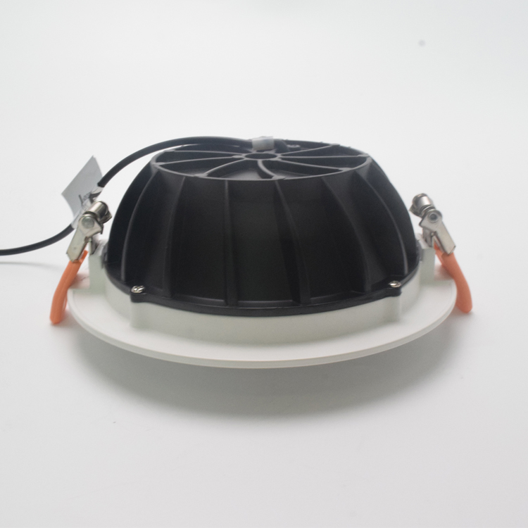 Hot Sale Minimalist Design Cloth Store Spot Lighting Anti Glare Flicker Free Aluminum LED Downlight