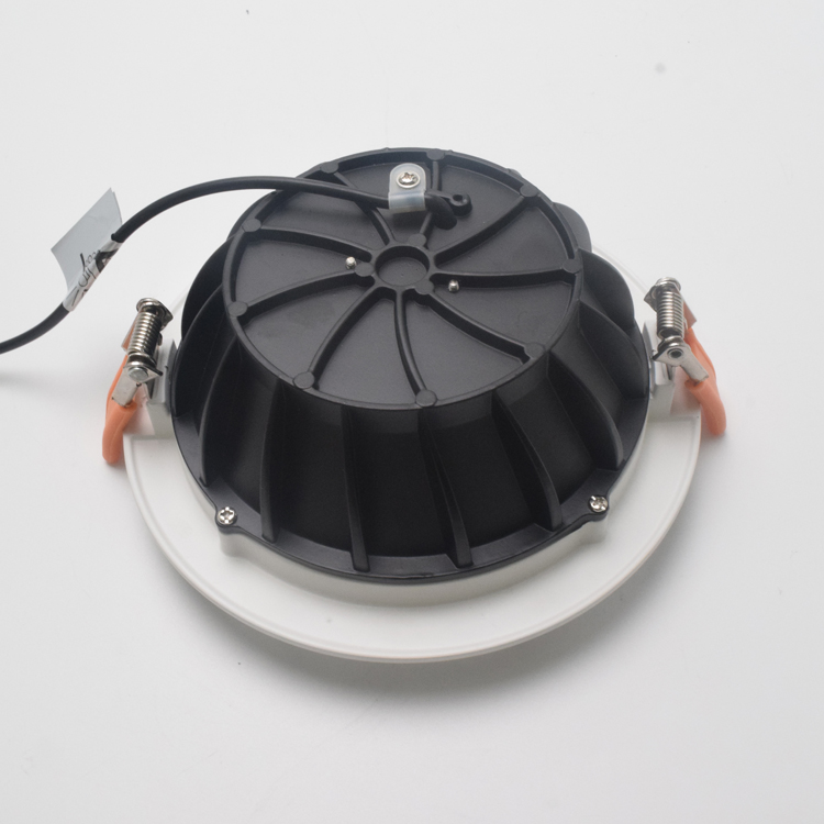 Hot Sale Minimalist Design Cloth Store Spot Lighting Anti Glare Flicker Free Aluminum LED Downlight