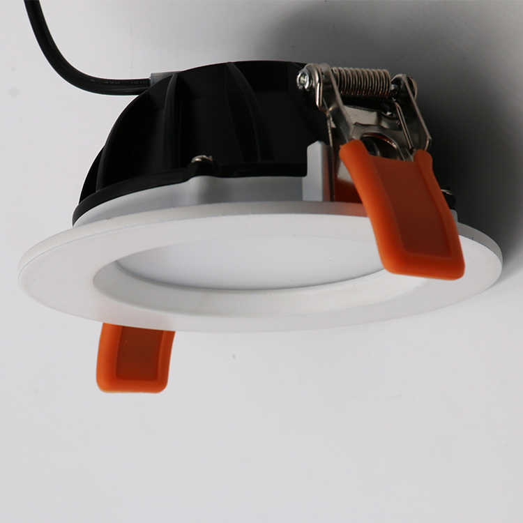 CE Rohs Certificate Commercial Ceiling Lighting Aluminum Housing 7W Recessed LED Down Light