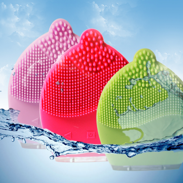 Sonic vibration cleaning brush and waterproof brush can be used for deep cleaning, gently exfoliating, removing blackheads