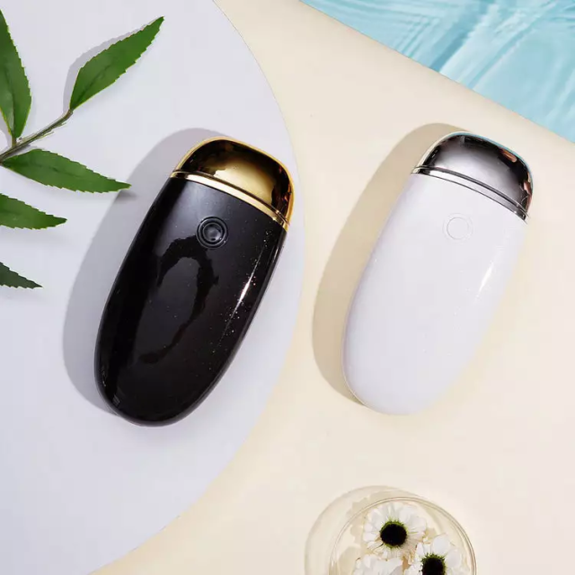 Beauty Equipment Lift and Firm Skin LED Microcurrent Massager