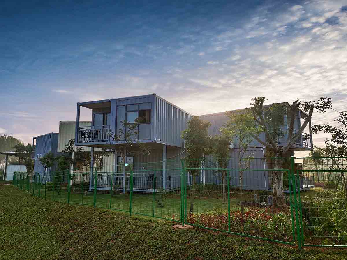 an image of shipping container house