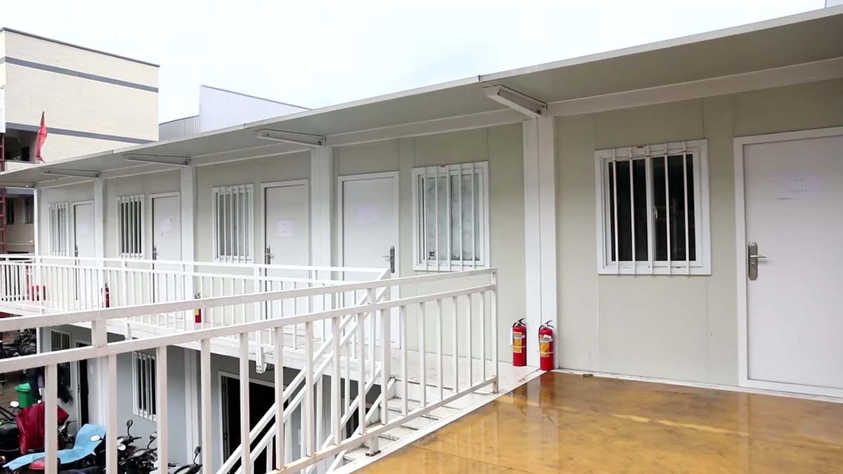 KEESSON Cargo Container Apartments