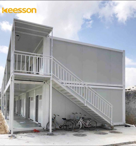 KEESSON Accommodation Made out of Storage Containers