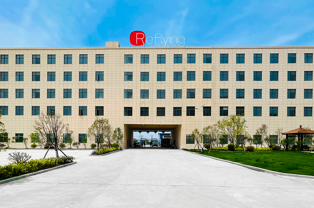 REFLYINGについて